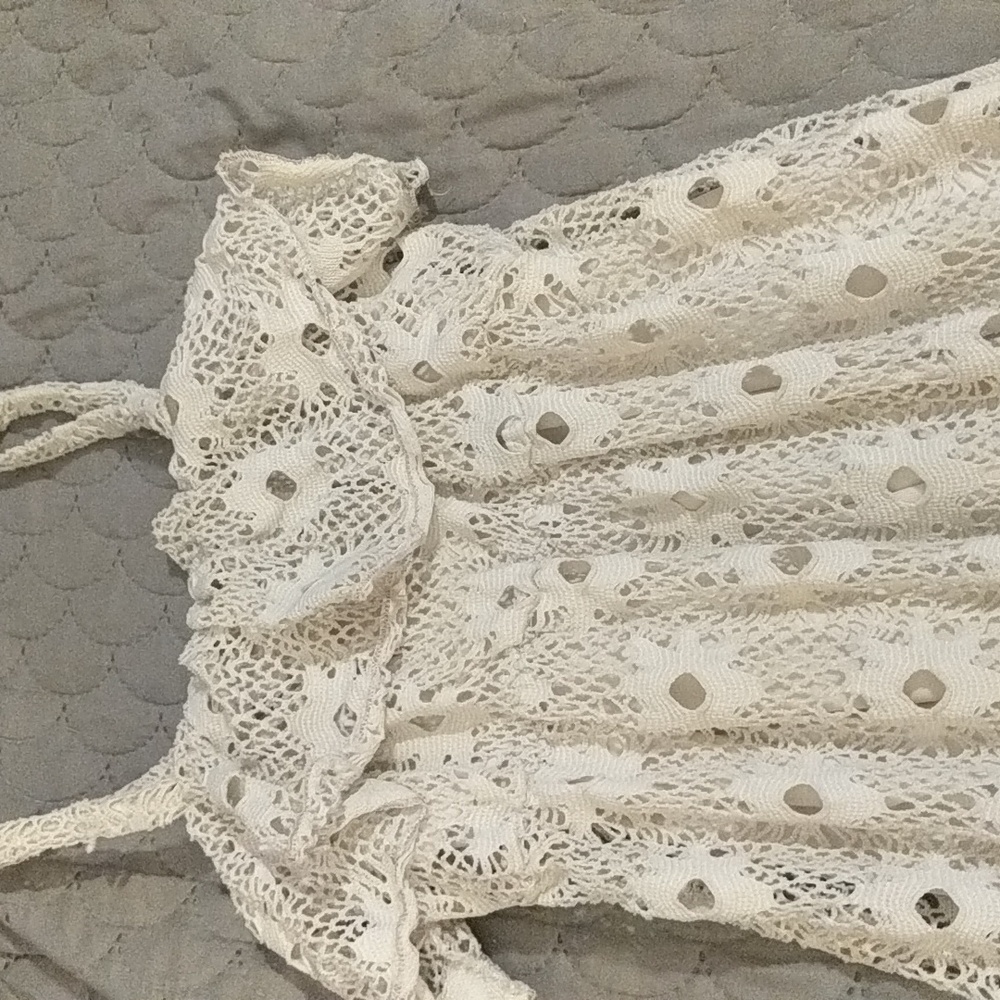 Beautiful Dress - Picture 2 of 3